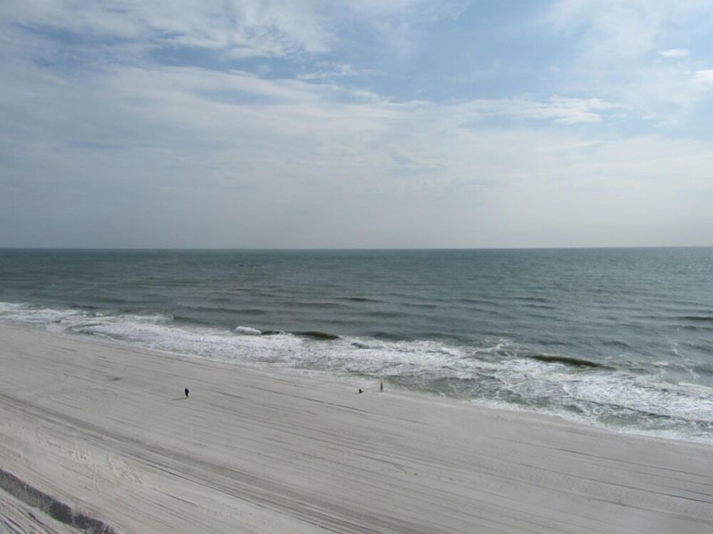 Gulf Tower Unit 8B by RedAwning - photo 17