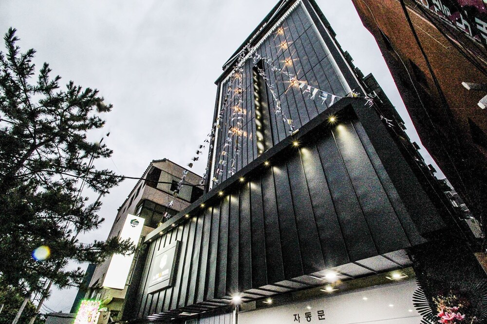 Le Idea Hotel - carbon neutral hotel in Busan