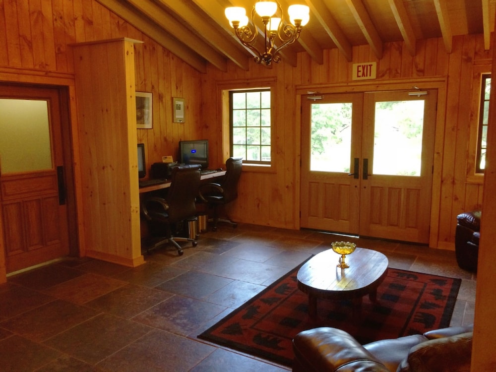 The Smokehouse Lodge and Cabins - photo 68