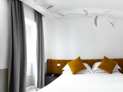 Bright Cozy Studio Trastevere — 4-Star Luxury Hotel in Rome, Italy
