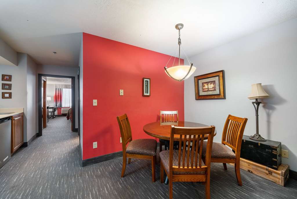 Ramada by Wyndham Sioux Falls Airport Waterpark & Event Ctr - photo 31