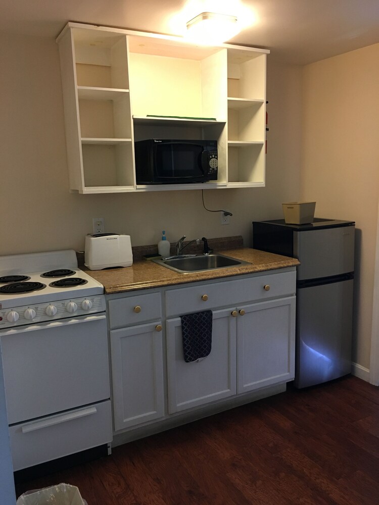 Emerald Isle Motel - photo 16