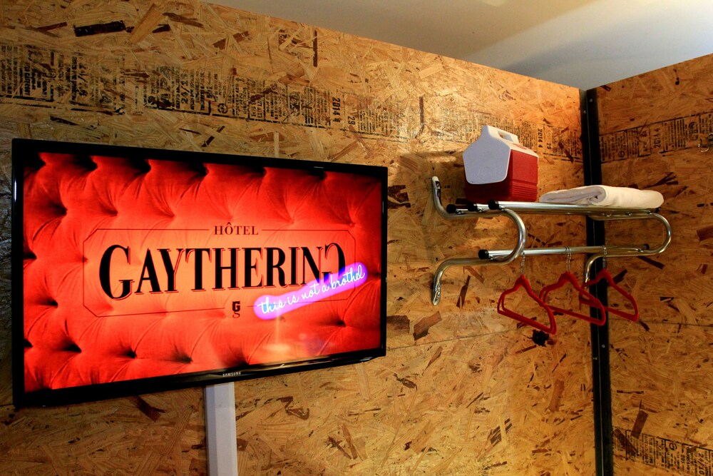 Crates At The Gaythering Men Only - photo 6