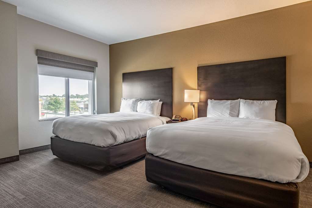 Comfort Suites Brunswick Town Center - photo 9