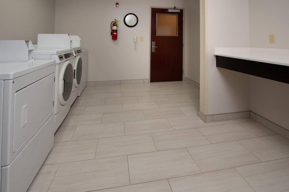 Holiday Inn Express Hotel & Suites Tupelo by IHG - photo 33
