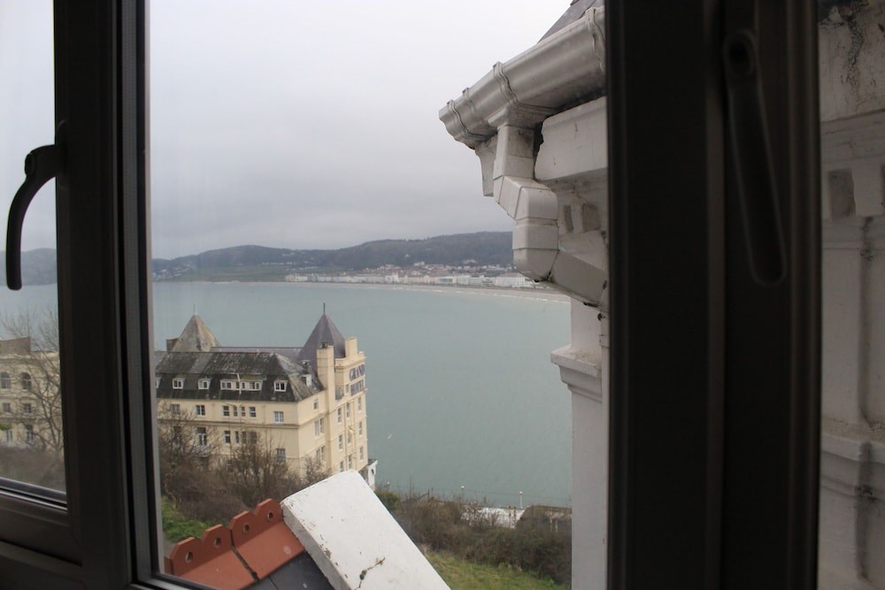 Headlands Hotel — Llandudno — photo 4