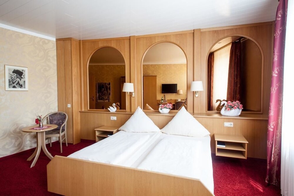 Hotel Nassauer Hof — hotel in Wissen