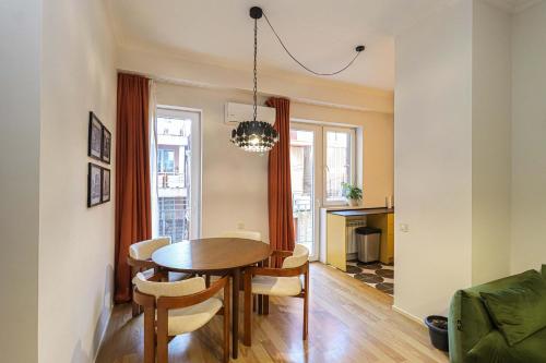 Modern Central Apt Near Stamba By Wehost