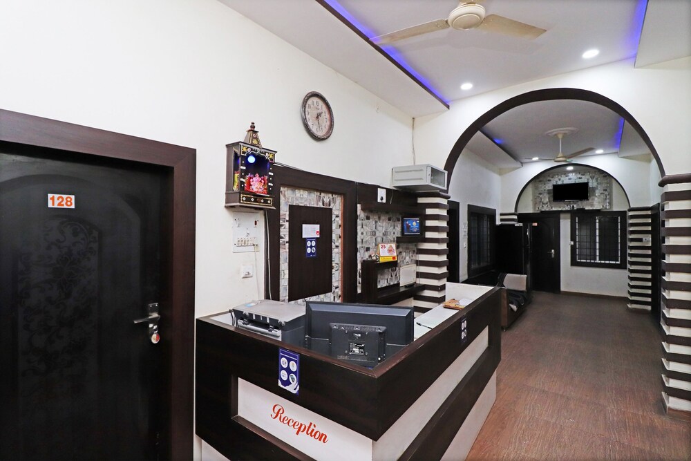 Hotel Alok Residency