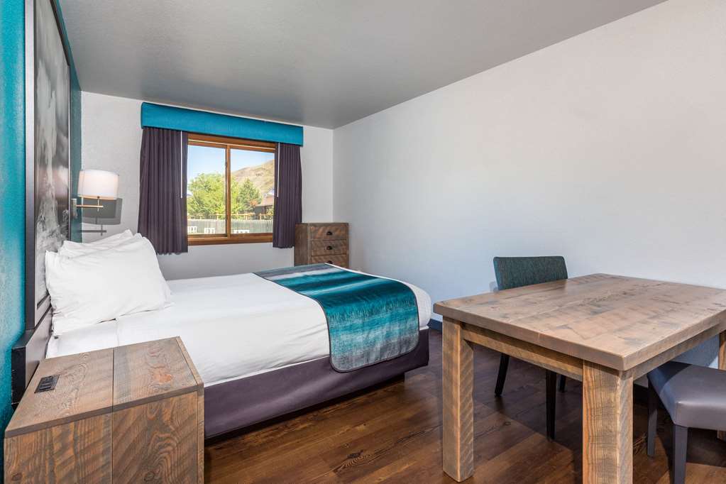 Super 8 by Wyndham Gardiner Yellowstone Park Area - photo 65