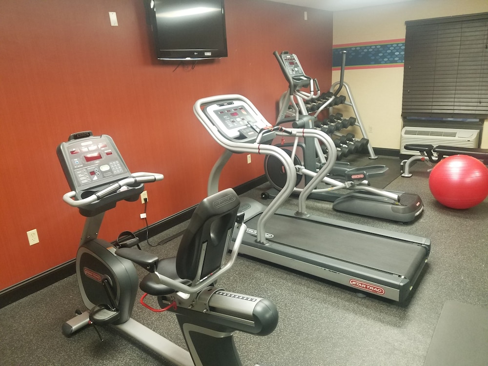 Hampton Inn & Suites Kansas City Merriam - photo 37
