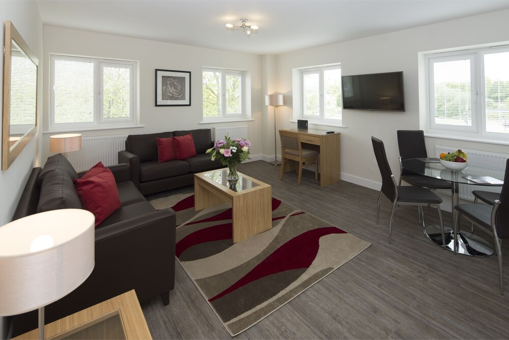Beneficial House by House of Fisher — 4-Star Luxury Hotel in Bracknell, United Kingdom