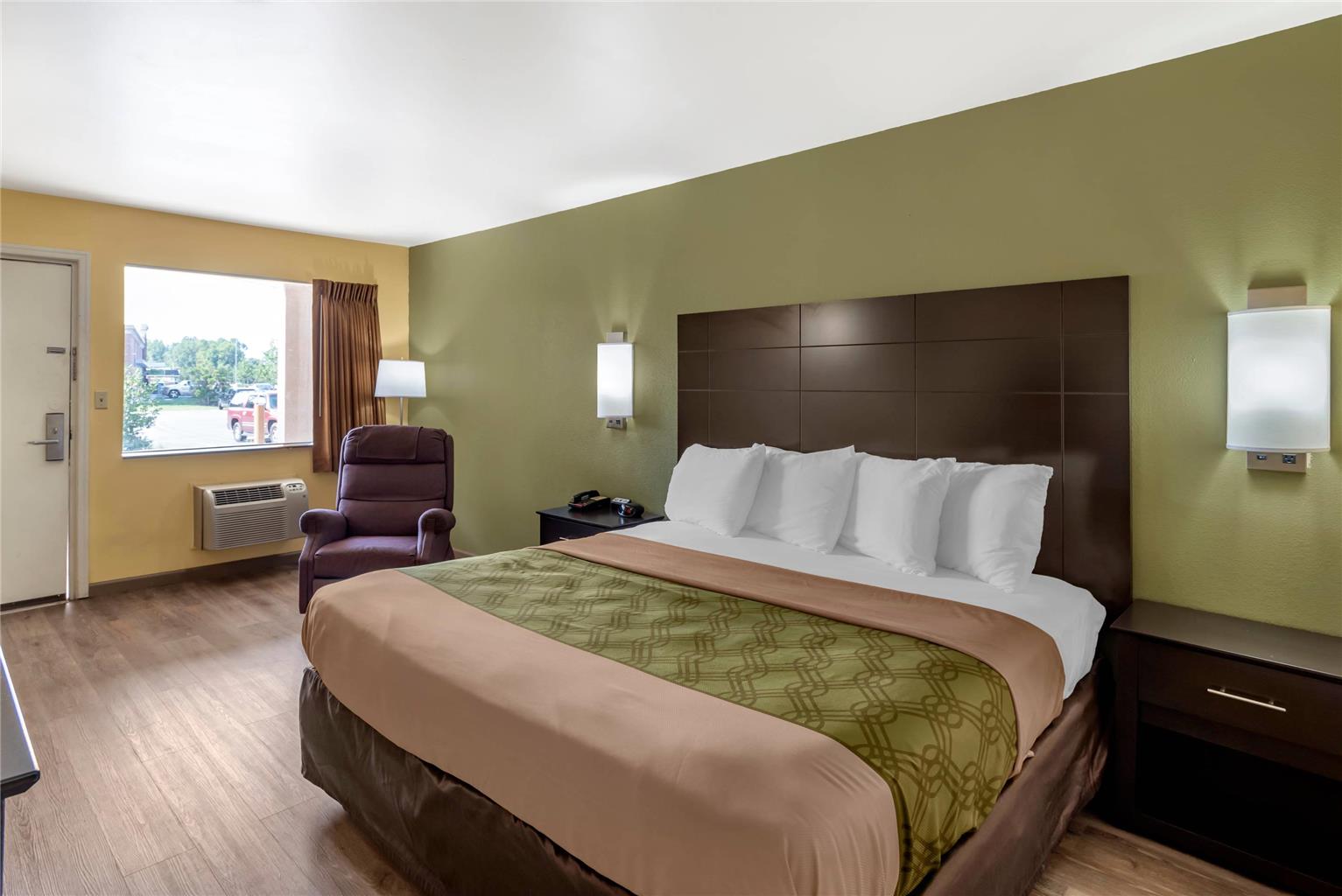 Econo Lodge Easton Route 50 - photo 14