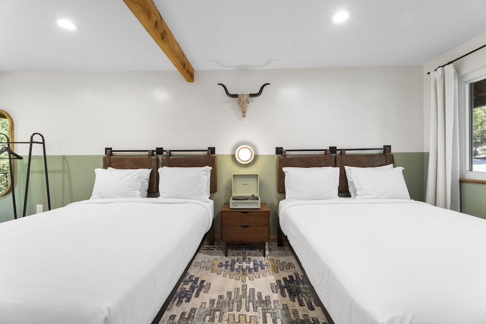 The Bygone Hotel - photo 13