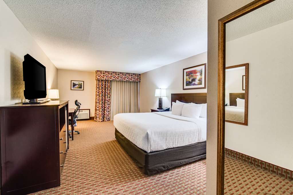 Clarion Hotel Convention Center - photo 21