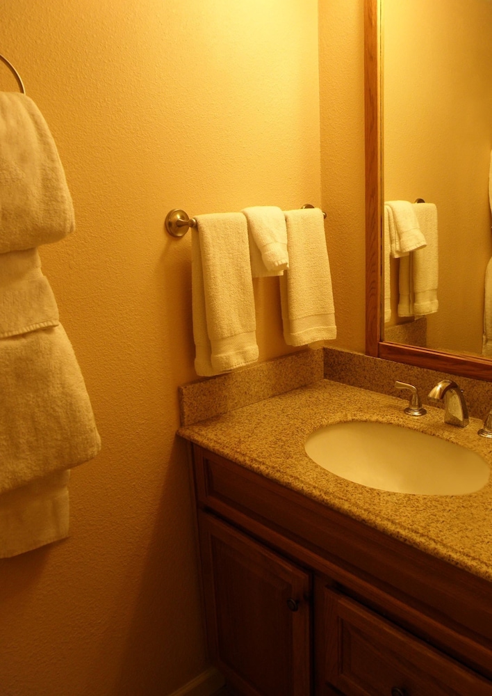 The River's Edge Motel Lodge & Resort - photo 23