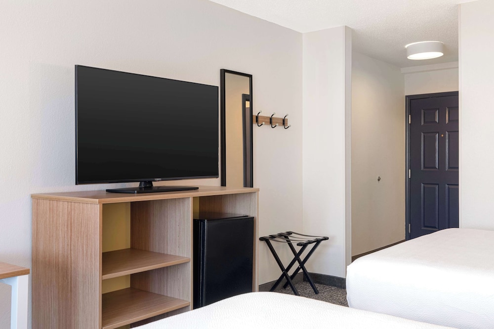 Spark by Hilton Orangeburg - photo 12