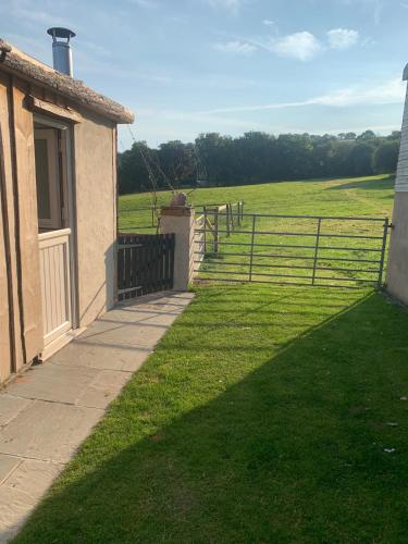 Molehill lodge — 4-Star Luxury Hotel in Swansea, United Kingdom