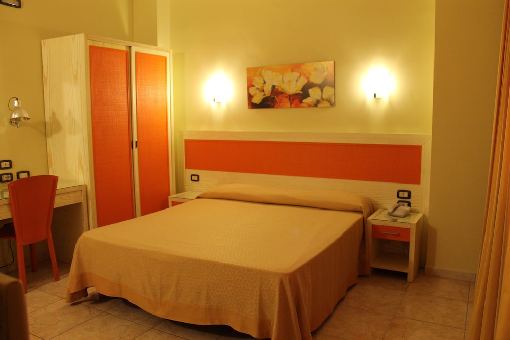 Hotel Cristal Eboli in Eboli, Italy