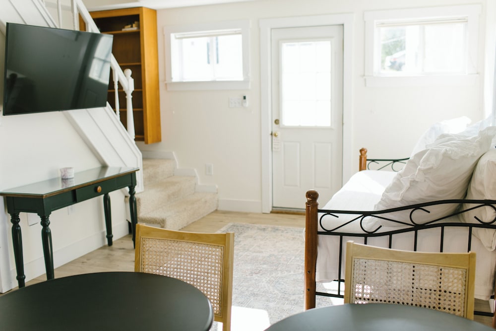 Greenleaf Inn - photo 45