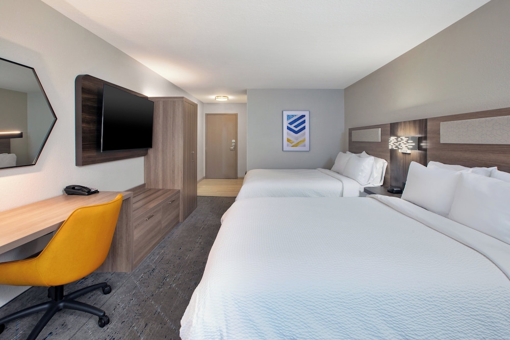 Holiday Inn Express & Suites Wauseon by IHG - photo 17