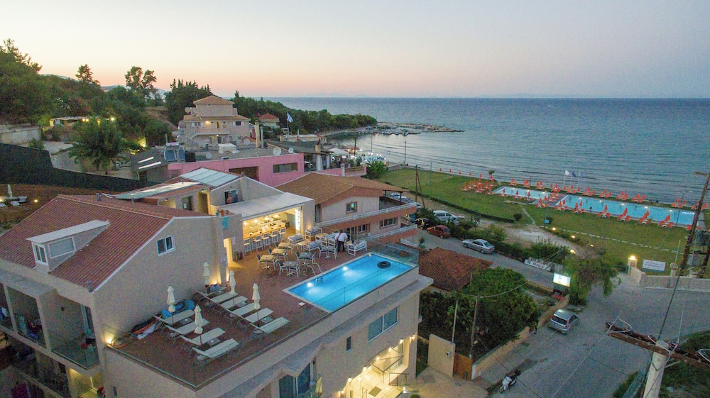 Porto Planos Beach Hotel — 4-Star Luxury Hotel in Zakynthos, Greece