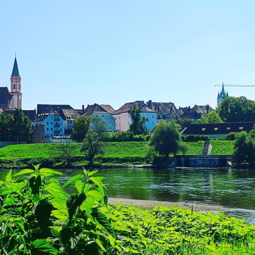 GADD Ferienwohnung # 002 Glück an der Donau # Best Elegant Suite 24#7 Check in — 4-Star Luxury Hotel in Straubing, Germany
