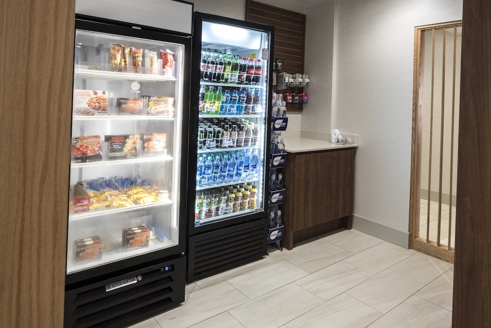 Holiday Inn Express & Suites Commerce by IHG - photo 10