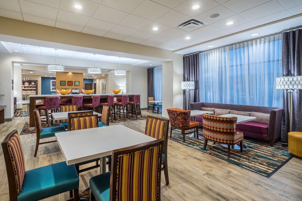 Hampton Inn Newport - photo 30