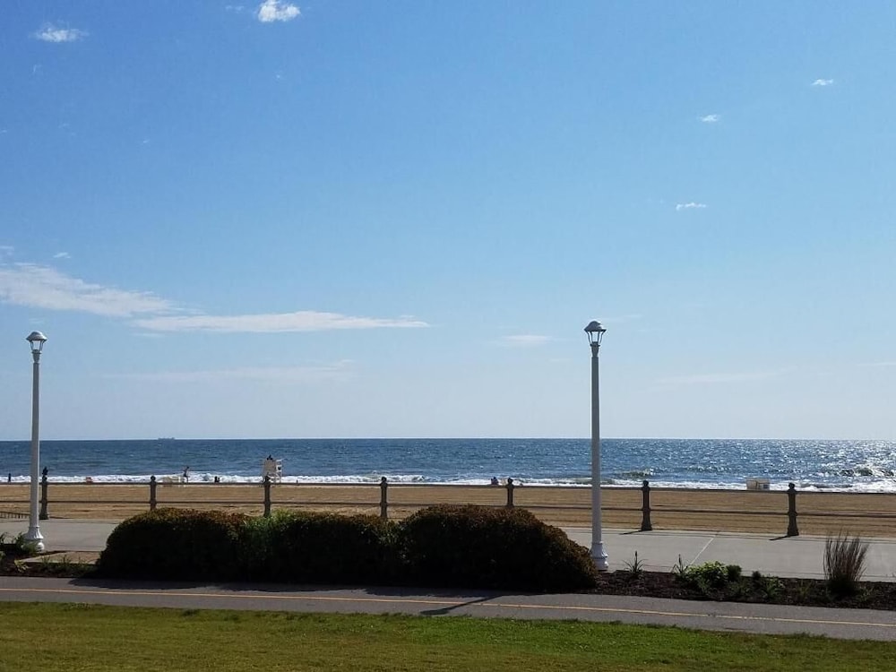 The Breakers Resort Inn - photo 25