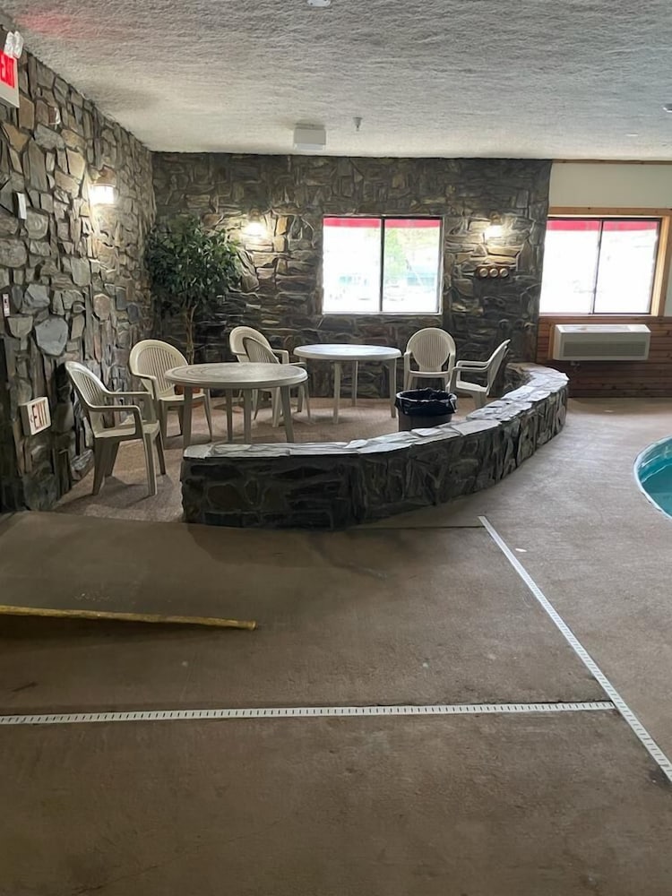 Royal Inn Keystone - photo 18