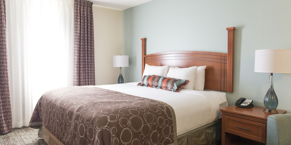Staybridge Suites Fargo by IHG - photo 10