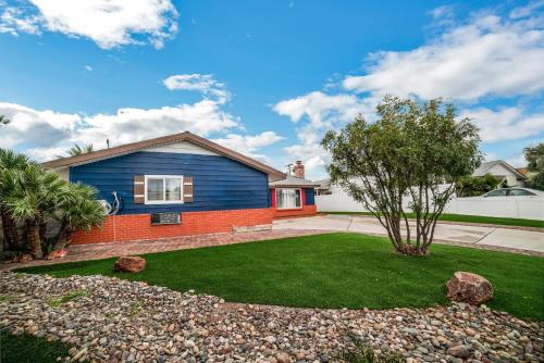 Las Vegas 5 Mins From The Strip 4 Bedroom Home by RedAwning