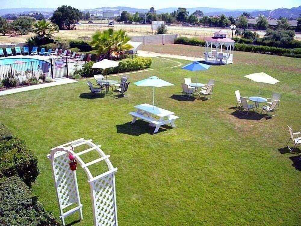 SureStay by Best Western Morgan Hill - photo 12
