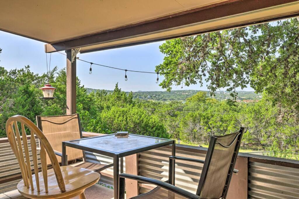 3plus Day Discount Pet Friendly BBQ Grille Sleeps 6 in Canyon Lake, United States
