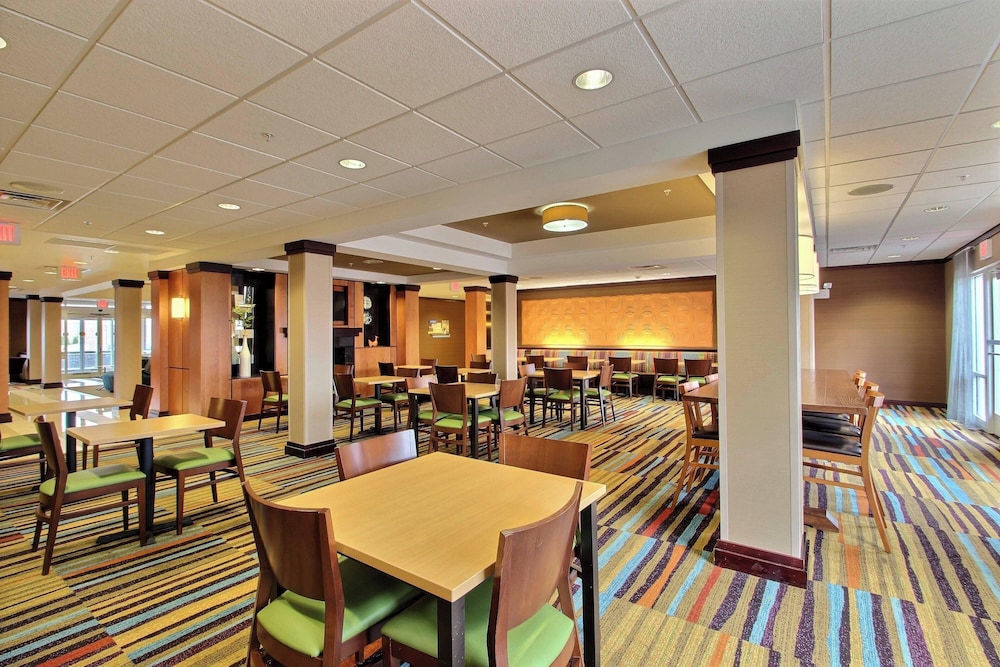 Fairfield Inn & Suites by Marriott Milwaukee Airport - photo 77