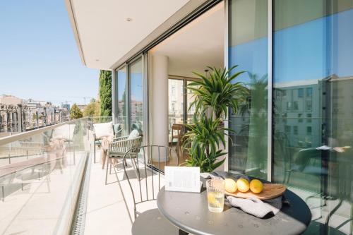 Talamone 2 bedrooms and balcony in Alvalade — 4-Star Luxury Hotel in Lisbon, Portugal