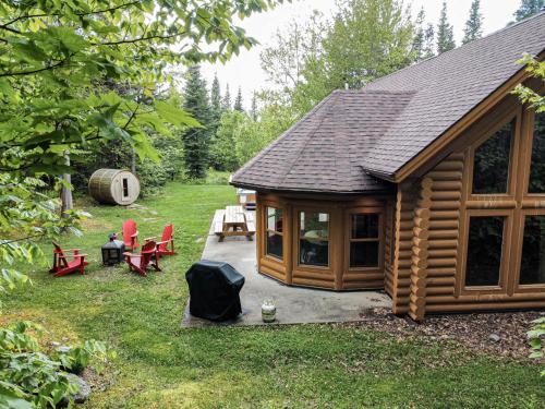 Relaxing Sauna and Hot Tub Near Ski Slopes Trails - last minute hotel in Unknown City