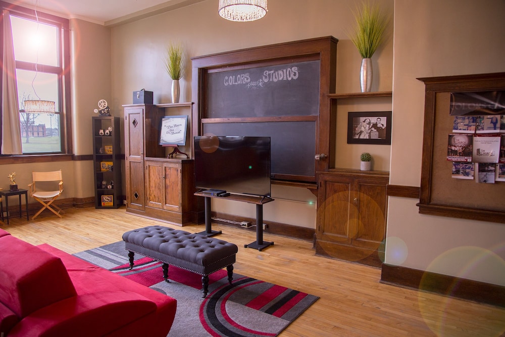 School 31 Lofts at Colors Studios - photo 112