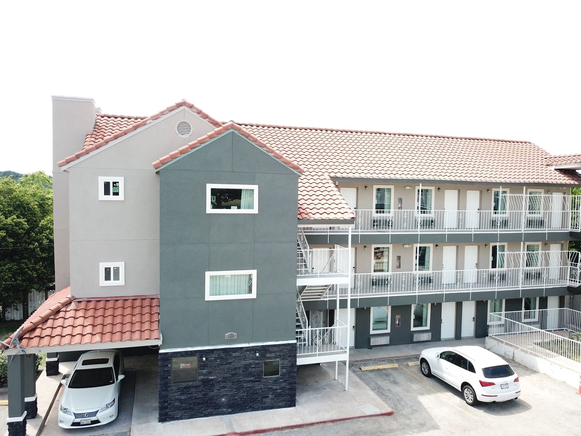 Village Motor Inn - photo 9