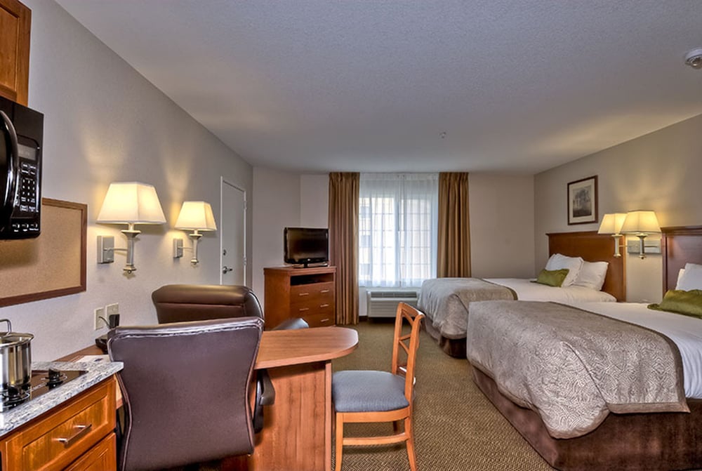 Candlewood Suites Burlington South an IHG Hotel - photo 3