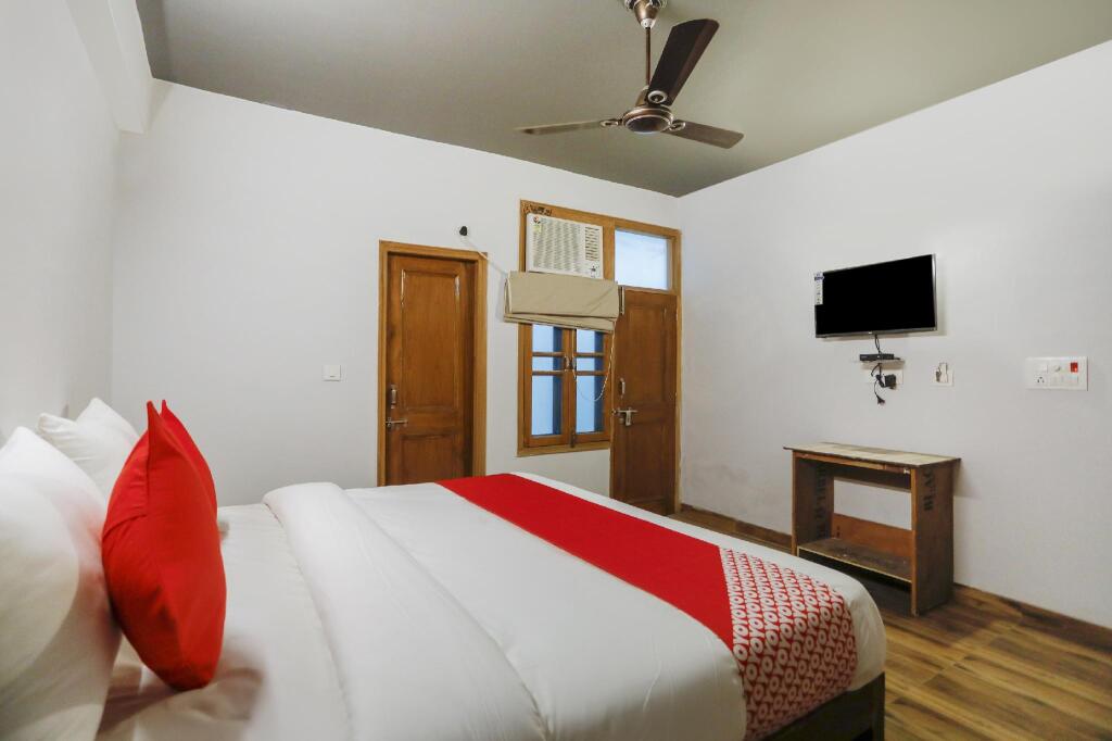 Discovery Stay by OYO Rooms in Greater Noida, India