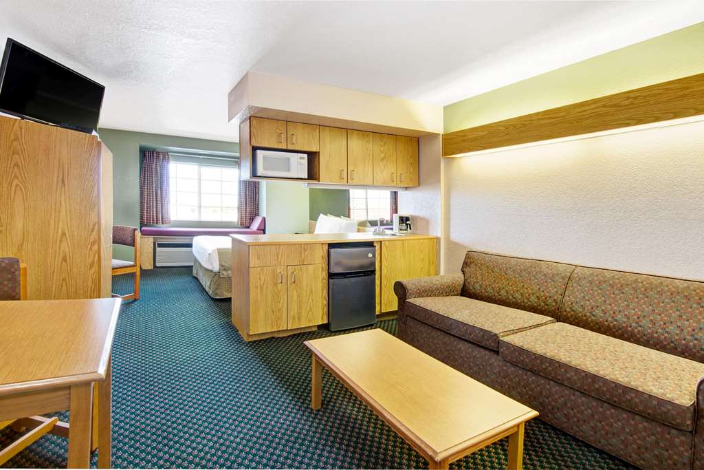 Microtel Inn & Suites By Wyndham Albuquerque West - photo 10