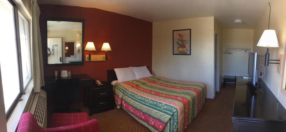 Hilltop Inn & Suites - photo 16