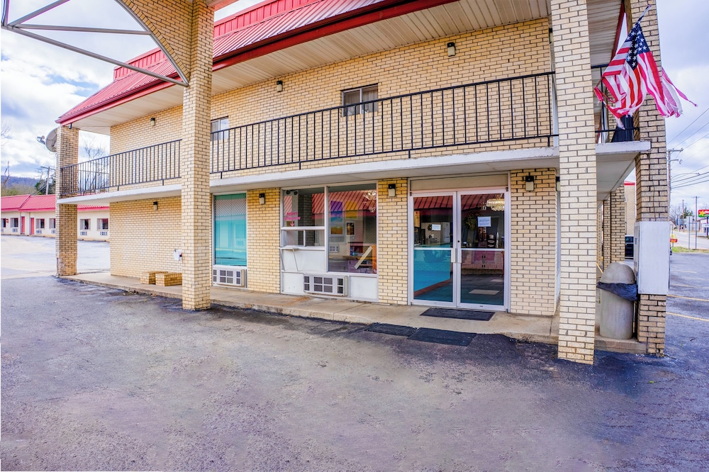 Ozark Junction mountain view by OYO - photo 76