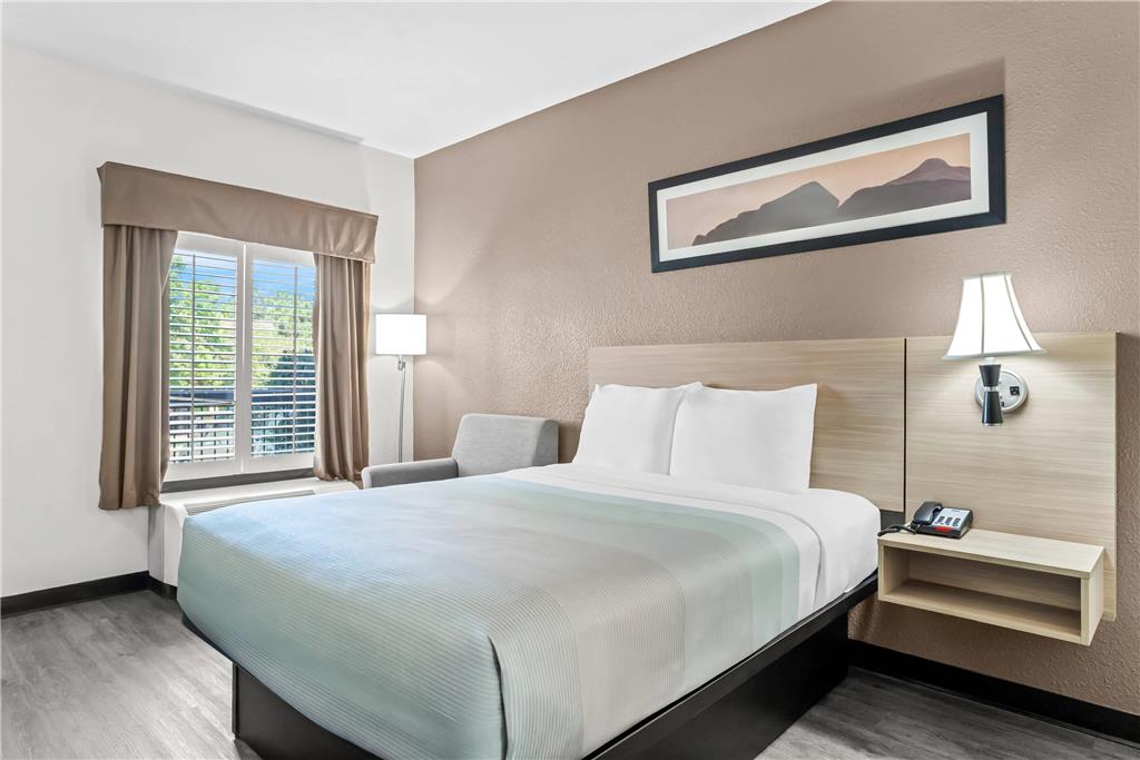 Quality Inn & Suites Albuquerque - photo 11