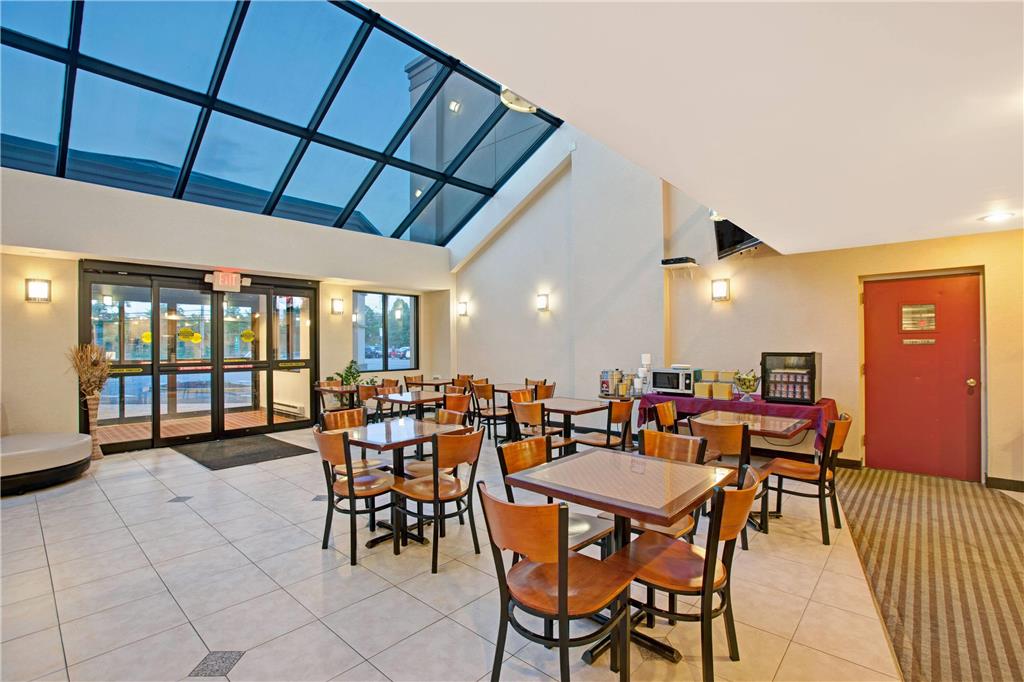 Days Inn by Wyndham Parsippany - photo 4