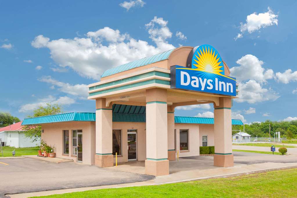 Days Inn by Wyndham Okemah - featured photo