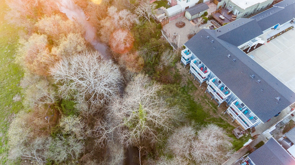Creekside Inn - photo 33