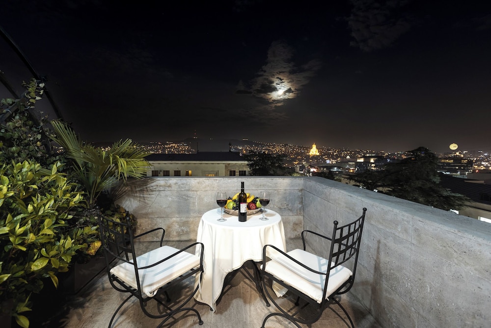 Citrus Hotel